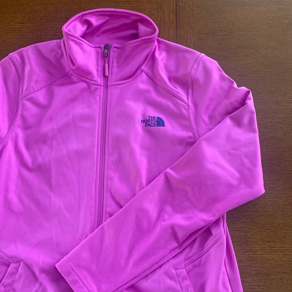 North Face Women’s lightweight zip up jacket size L — used, good condition